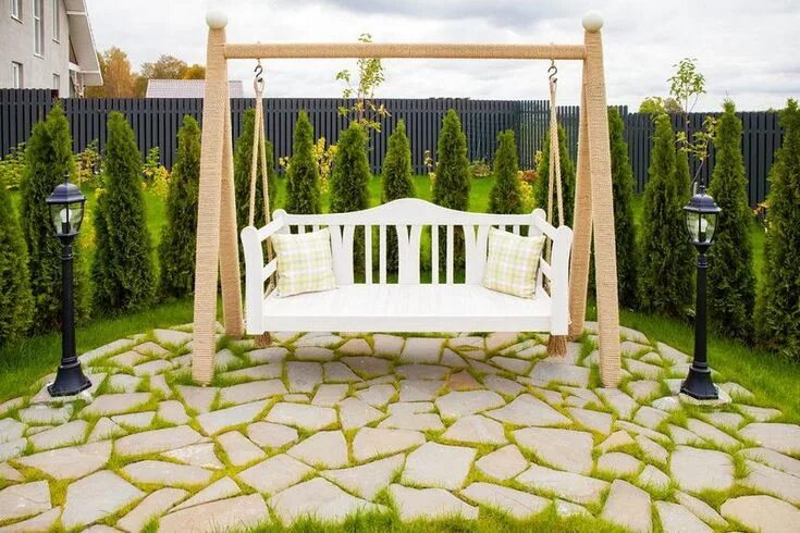 Качели на садовом участке фото Ideas for Outdoor Rooms And Outdoor Living Spaces Green backyard landscaping, Ou