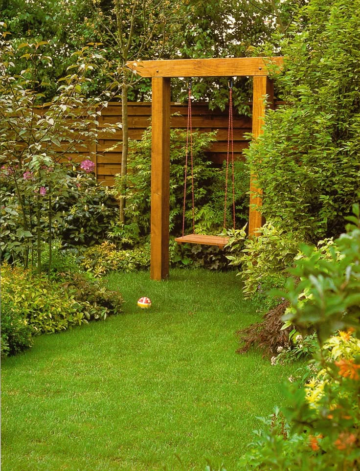 Качели на садовом участке фото Swing for my garden Backyard landscaping, Backyard fences, Cottage garden