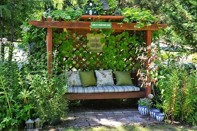 Качели в ландшафтном дизайне The Outlaw Gardener: The Garden of Paula & Duane Rutan Garden nook, Backyard gar