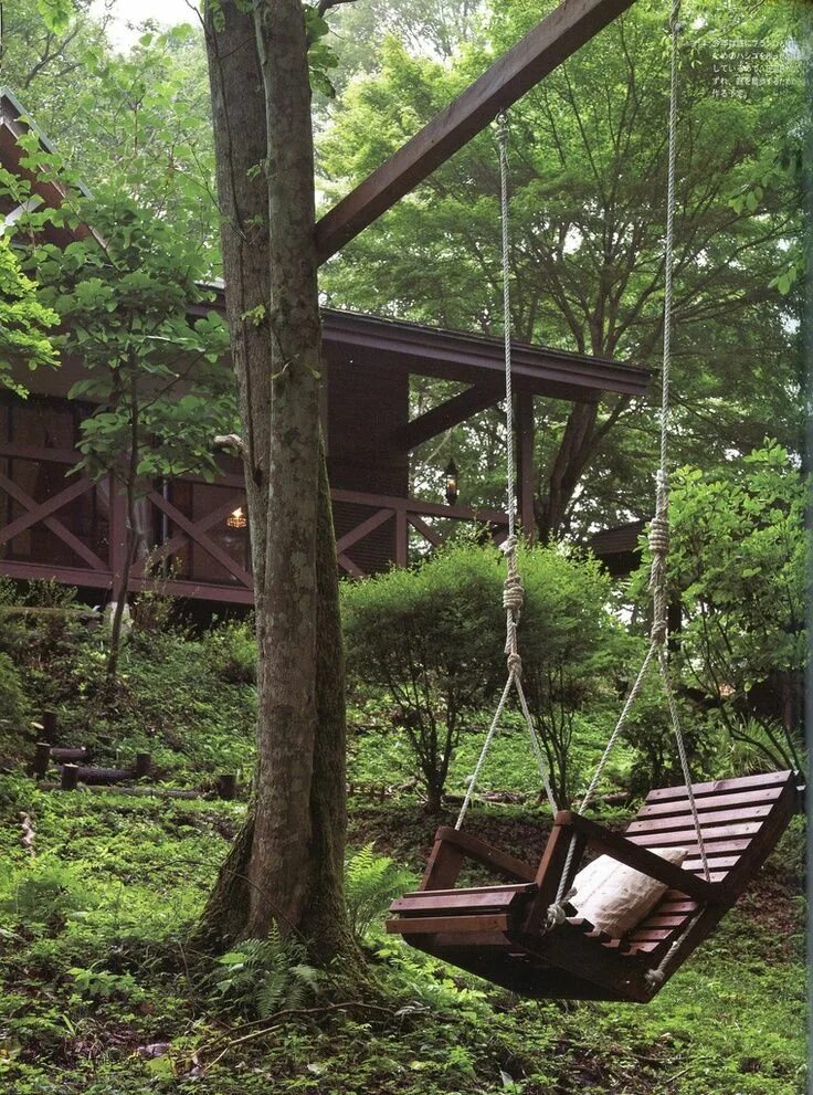 Качели в лесу фото A swing on the wooded grounds of a cabin. Backyard swings, Backyard, Outdoor gar