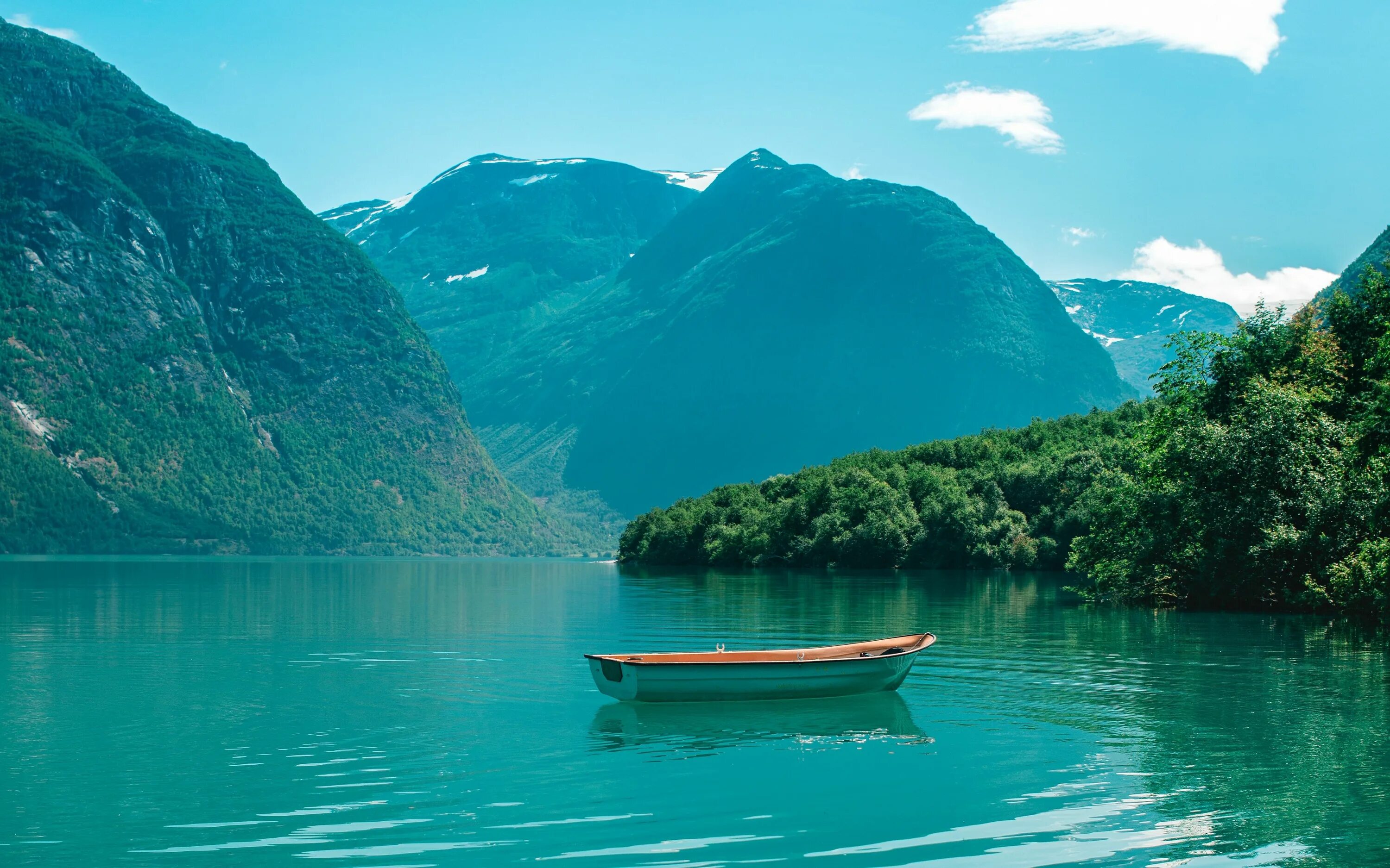 Качестве фото для рабочего стола #boat, #mountains, #lake, #water, #horizon 3840x2400 Wallpaper: q6emr7 - wallhav