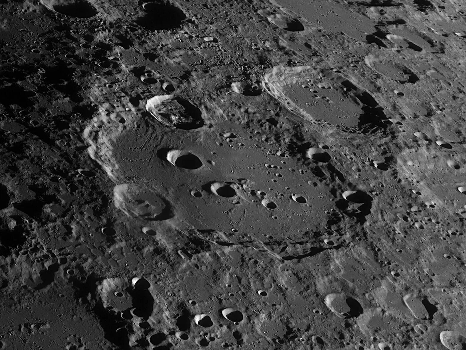 Качественное фото луны Photo of the moon taken by Thierry Legault from a Paris suburb. Fantastic Paysag