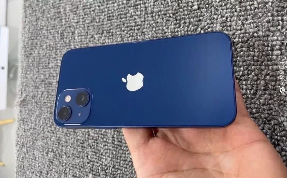 Качественные фото айфона 13 iPhone 13 mini показали на "живом" фото DevsDay.ru