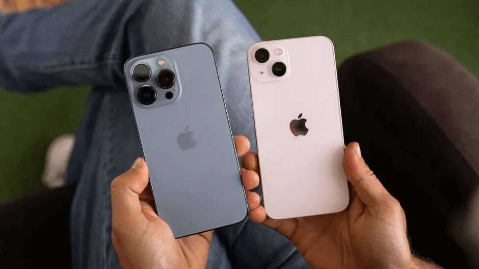 Качественные фото айфона 13 iPhone 13 vs 13 Pro - чем отличаются и что лучше выбрать