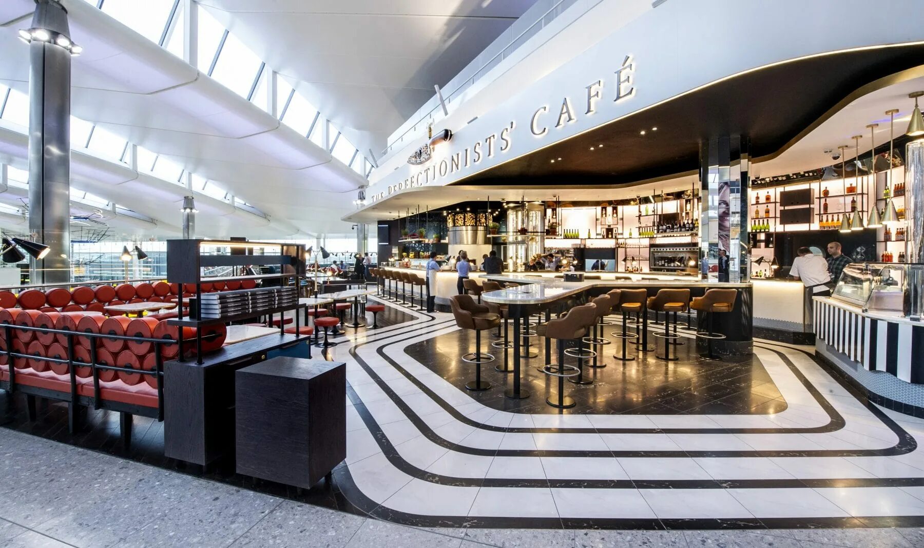 Кафе аэропорт фото The Perfectionists' Café, T2 London Heathrow Airport, UK dpa lighting consultant