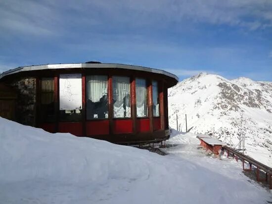 Кафе ай фото Кафе "Ай" на горе Чегет, с видом на Эльбрус. - Picture of Cafe Ai, Terskol - Tri