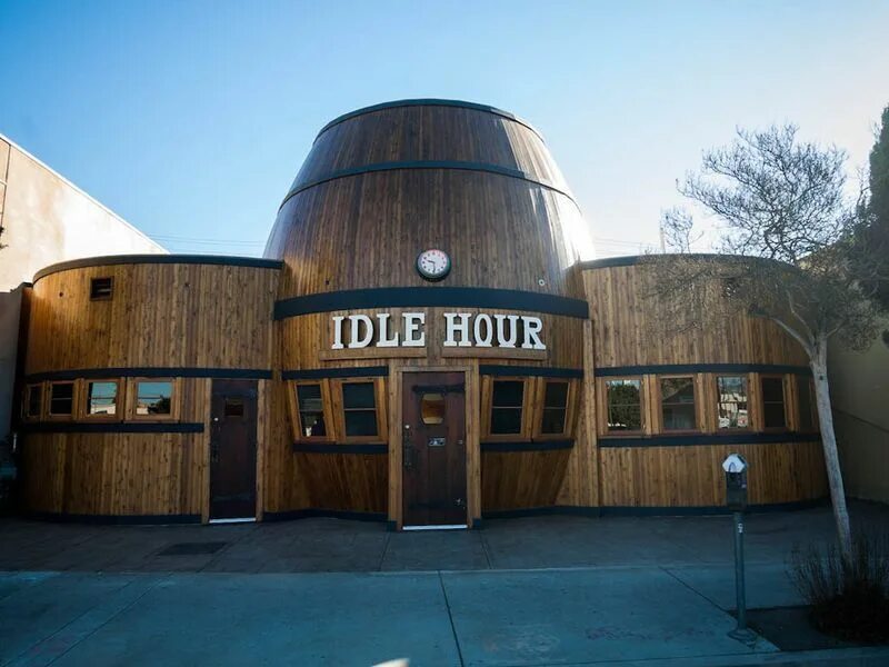 Кафе бочка фото NoHo's Iconic Barrel Restaurant Returns Next Week as Idle Hour in 2024 Restauran