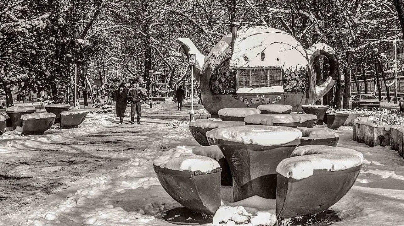 Кафе чайник краснодар история фото В краевом центре откроется выставка фотографий "Черно-белый Краснодар" :: Krd.ru