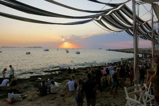 Кафе дель мар ибица фото Cafe del Mar sunset - Picture of Café del Mar Ibiza - Tripadvisor