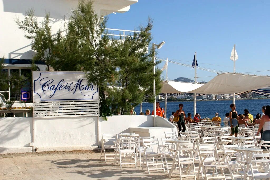 Кафе дель мар ибица фото Café del Mar (Ibiza) terace Café del Mar was inaugurated o. Flickr