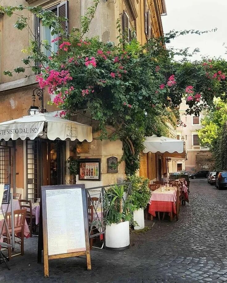 Кафе италия фото A cafe in Rome, Italy Photography by: unequal_vision on Instagram Best Of Travel