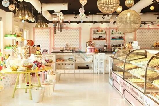 Кафе кондитерская фото Munch Bakery in KSA : I 3 their Cupcakes Bakery decor, Bakery interior, Bakery k