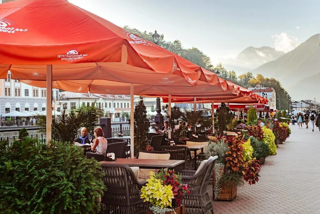 Кафе красная поляна наб панорама 2 фото Krasnaya Polyana, liquor store, Russia, Estosadok Village, Panorama Embankment, 