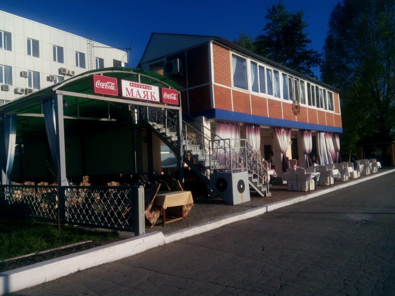 Кафе маяк ижевск на набережной фото Photo: Маяк, restaurant, Russia, Samara, Maksima Gorkogo Street, 78А - Yandex.Ma