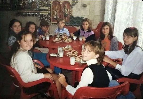 Кафе сказка липецк старые фото The Old Chronicle, 1997. Children in the cafe "Fairy tale". 2022 Липецк LIVE VK