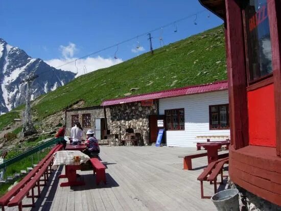 Кафе у реки теберда бадукский переулок фото собакен 3 - Picture of Cafe Ai, Terskol - Tripadvisor