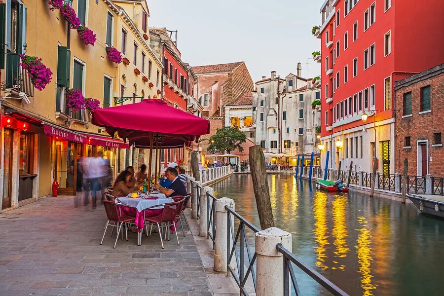 Кафе венеции фото Why Not To Honeymoon in Venice, If You Want Your Marriage To Survive