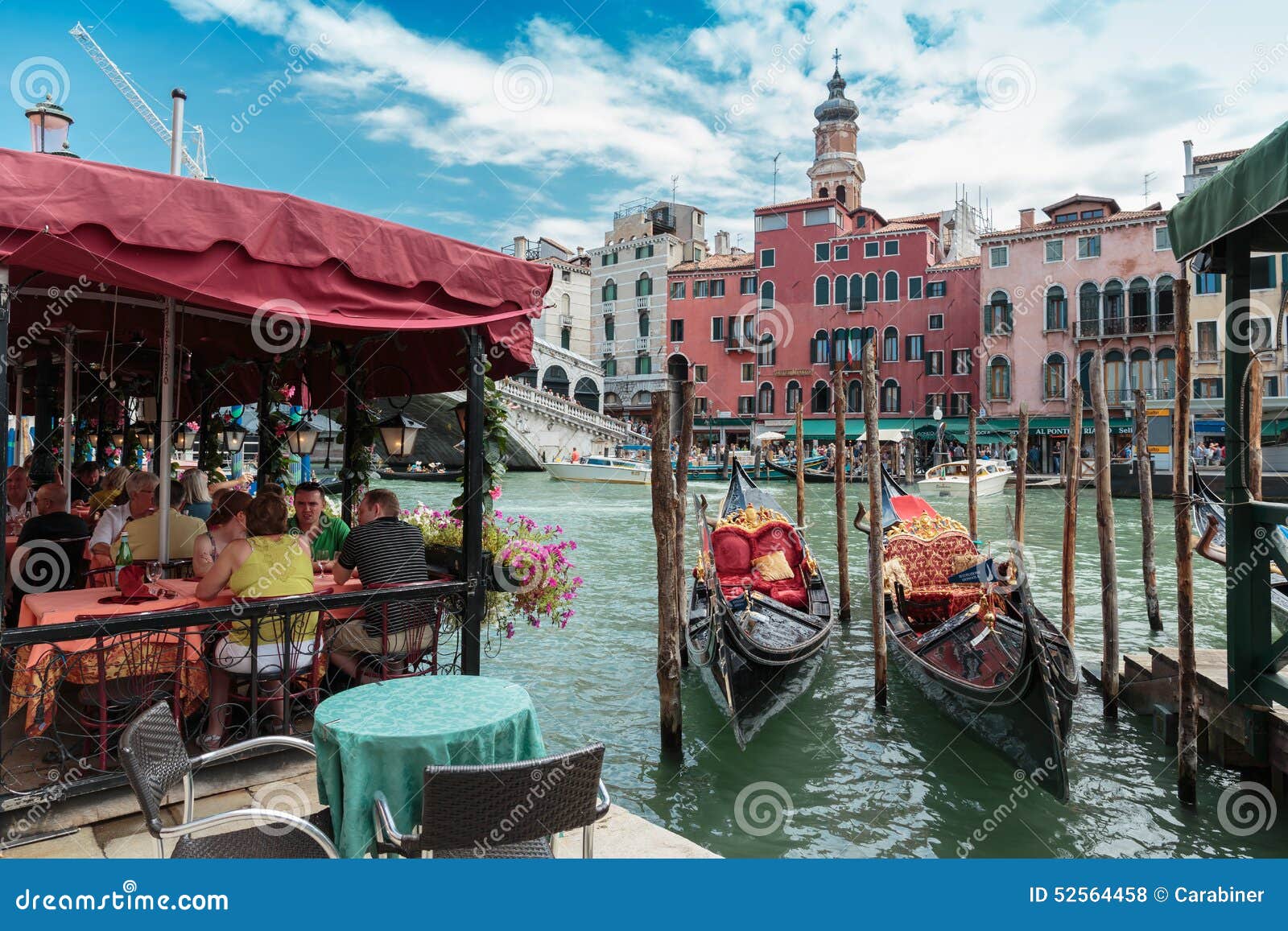 Кафе венеции фото Street Cafe on the Canal and Gondolas in Venice Editorial Stock Photo - Image of