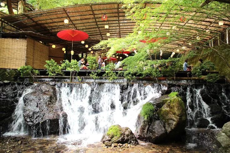 Кафе водопад фото Dine Atop a Waterfall at These 'Kawadoko' Restaurants Hidden in Kyoto's Mountain