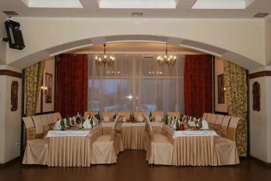 Кафе юг мариуполь фото Вторая комната с диваном - Picture of Amaks Hotel Azov - Tripadvisor