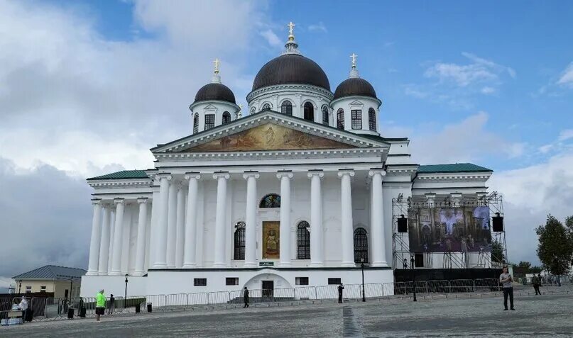 Кафедральный воскресенский собор зеленая площадь 4 фото В Арзамасе состоялось Великое освящение кафедрального собора в честь Воскресения