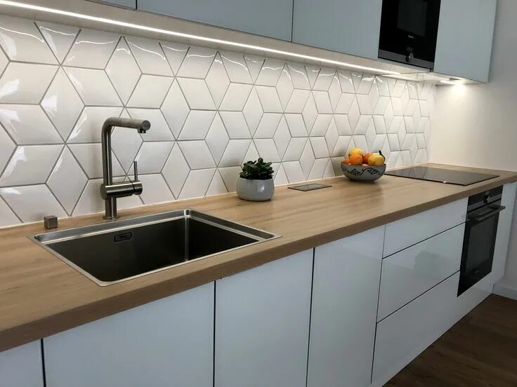 Кафель для фартука кухни фото дизайн Carreaux Losanges Camille Flammarion x Normandy Ceramics #carrelage #losange #ca