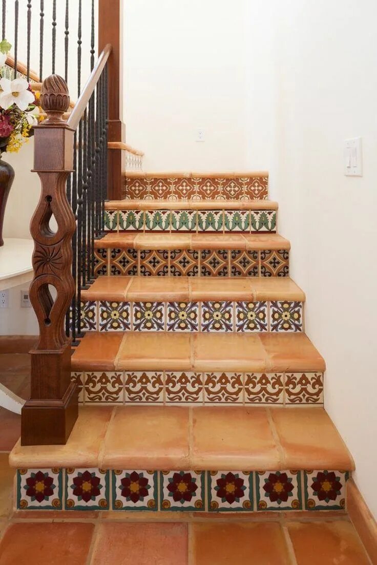 Кафель для лестницы в доме фото Escadas com cerâmica e azulejos Tiled staircase, Stairs design, Tile steps