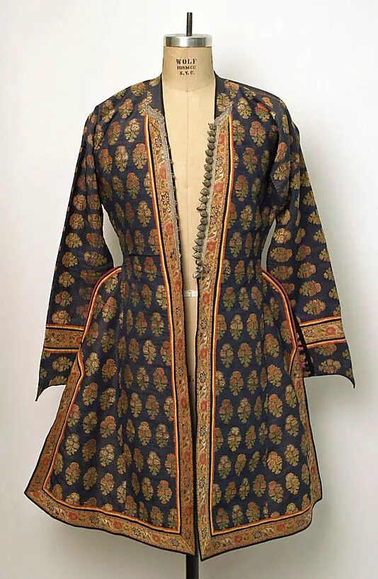 Кафтан мужской в русском стиле купить Coat Iranian The Met Persian fashion, Fashion, Iranian fashion