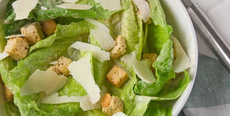 Капуста для салата цезарь как называется фото Caesar Salad Dressing Recipe Classic caesar salad, Salad dressing recipes, Food 