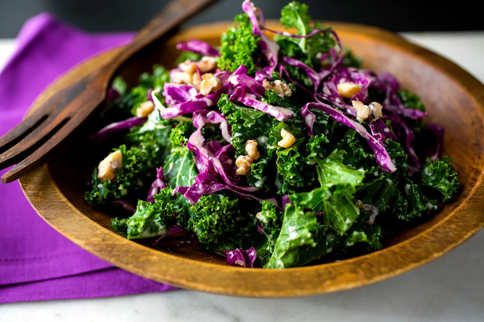 Капуста кале фото и рецепты Kale and Red Cabbage Slaw With Walnuts Recipe