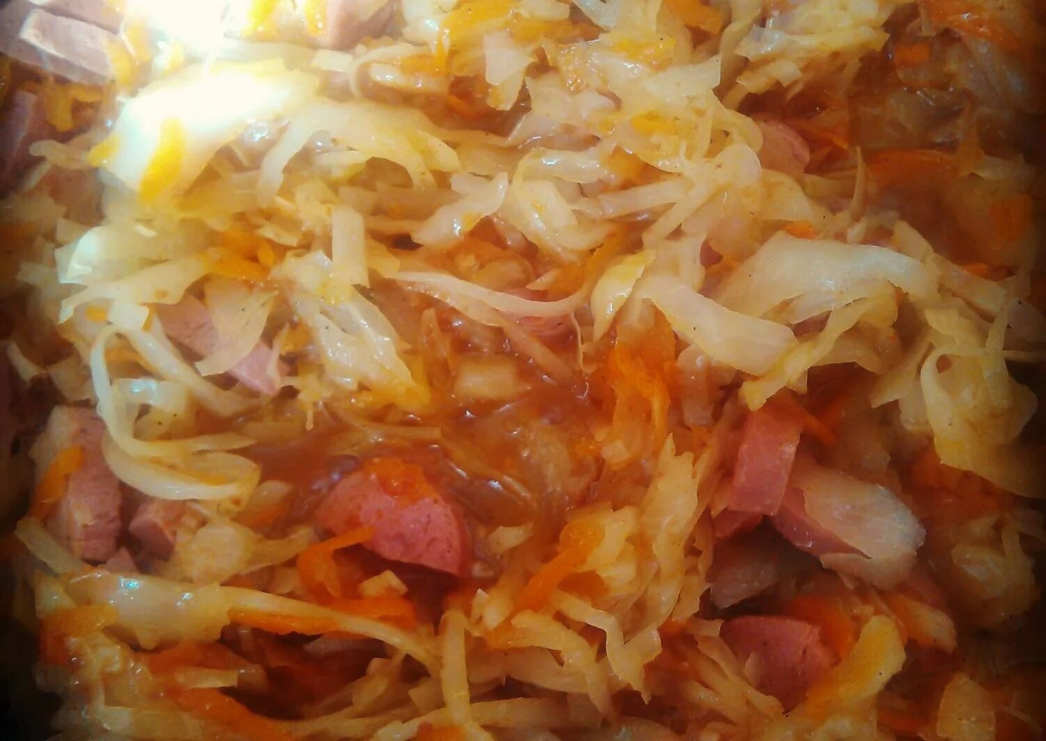 Капуста с сосиской рецепт с фото Тушеная капуста с сосисками на сковороде рецепт пошагово фото - ViktoriaFoto.ru