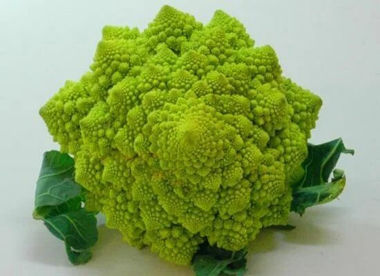 Капуста зеленая похожая на цветную фото Vegetable or Fractal? The Magic of Romanesco - Organic Authority Fractals, Geome