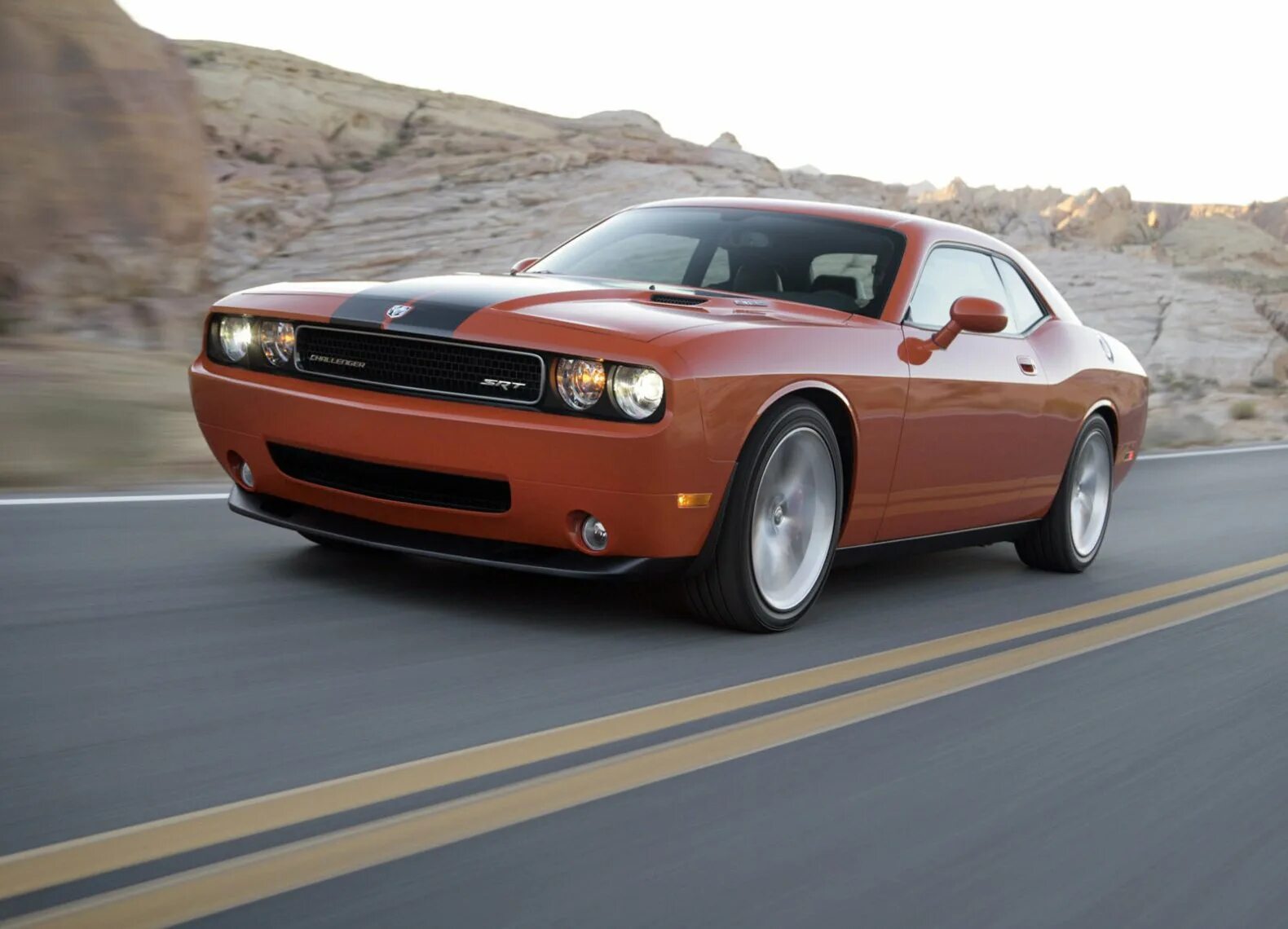 Кар авто фото Dodge Challenger SRT8 фотоальбом - автомобильный журнал Simplycars.ru