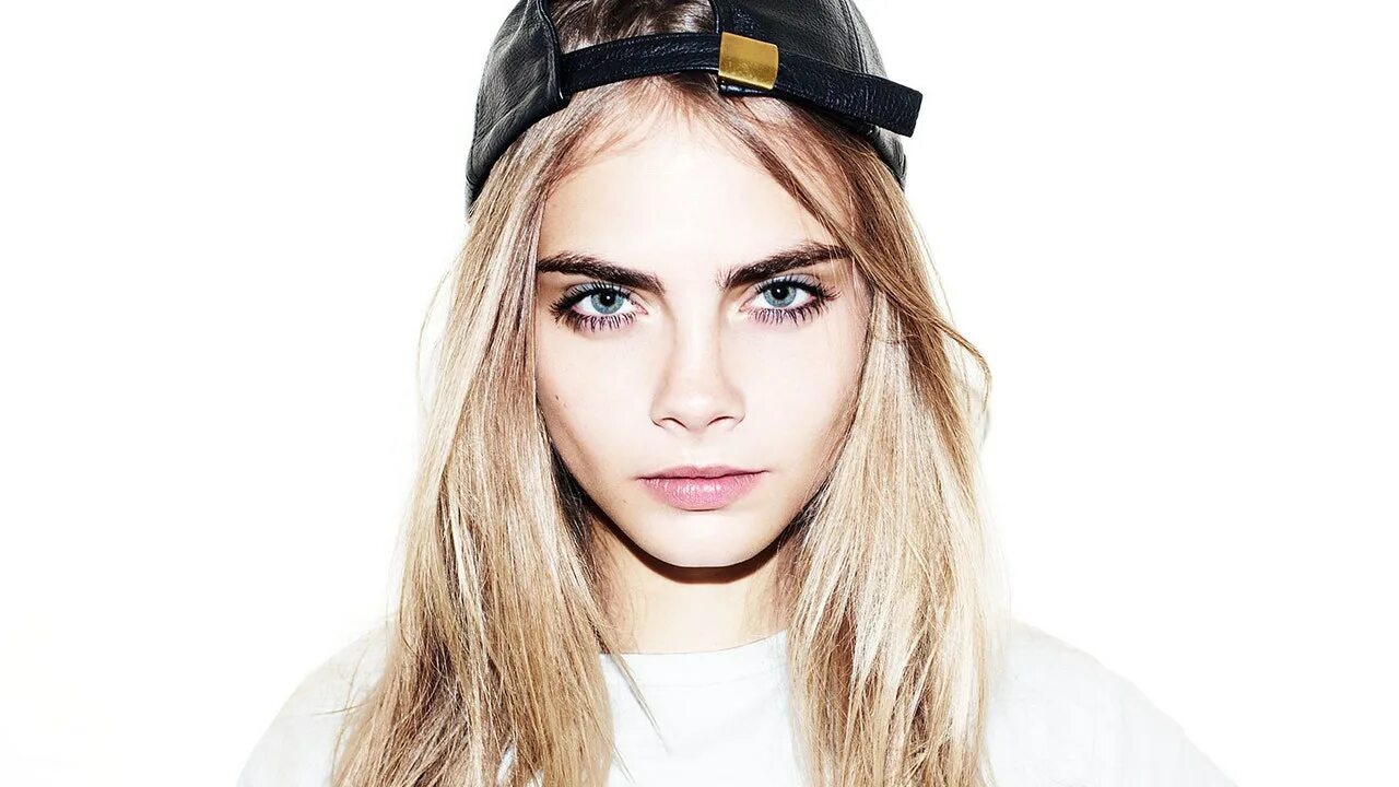 Кара фото Why Blonde Hair and Dark Eyebrows Are the Perfect Pairing Vogue