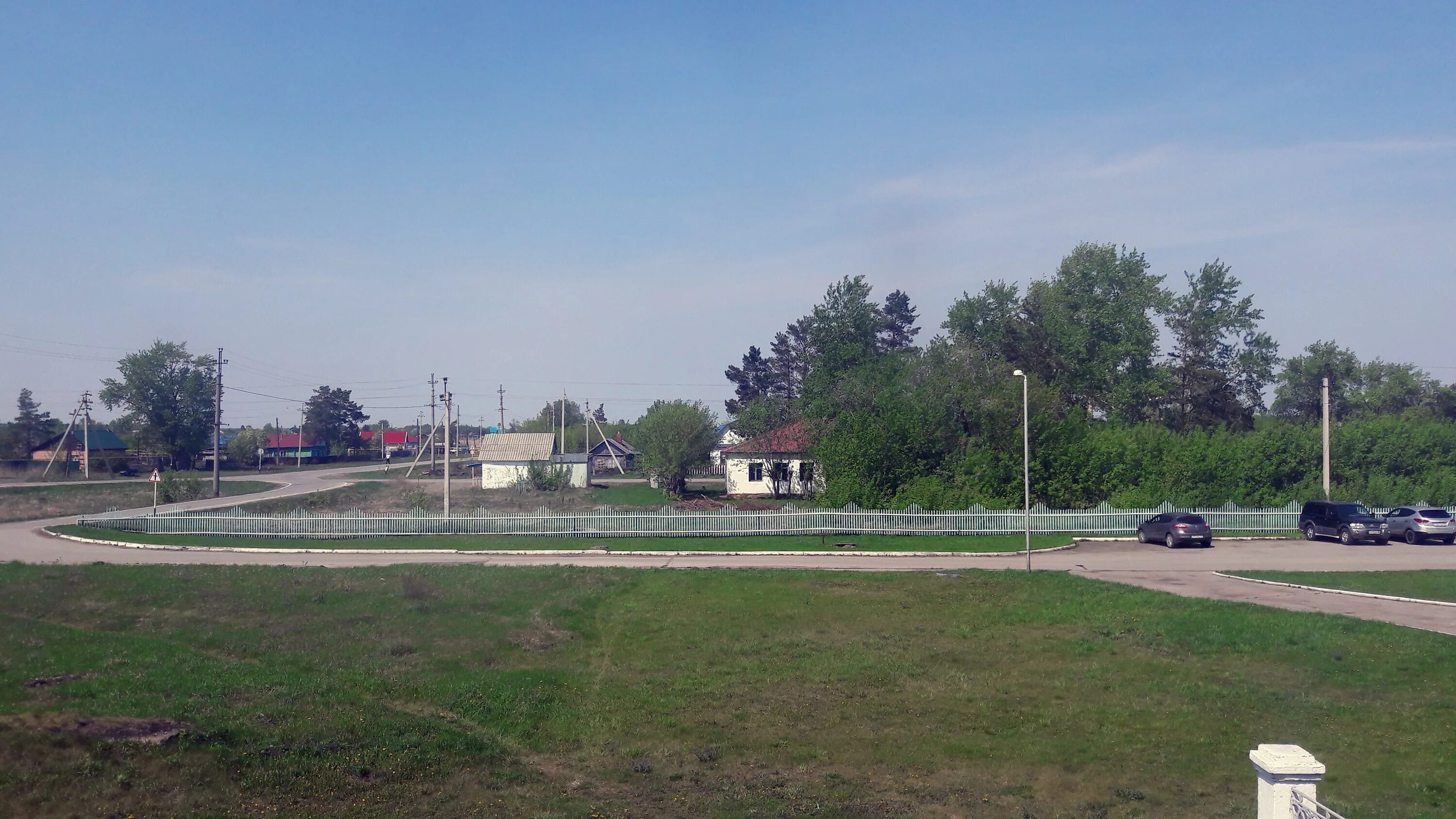 Карачи озеро поселок фото Файл:Посёлок Озеро-Карачи (вид из поезда),1.jpg - Википедия