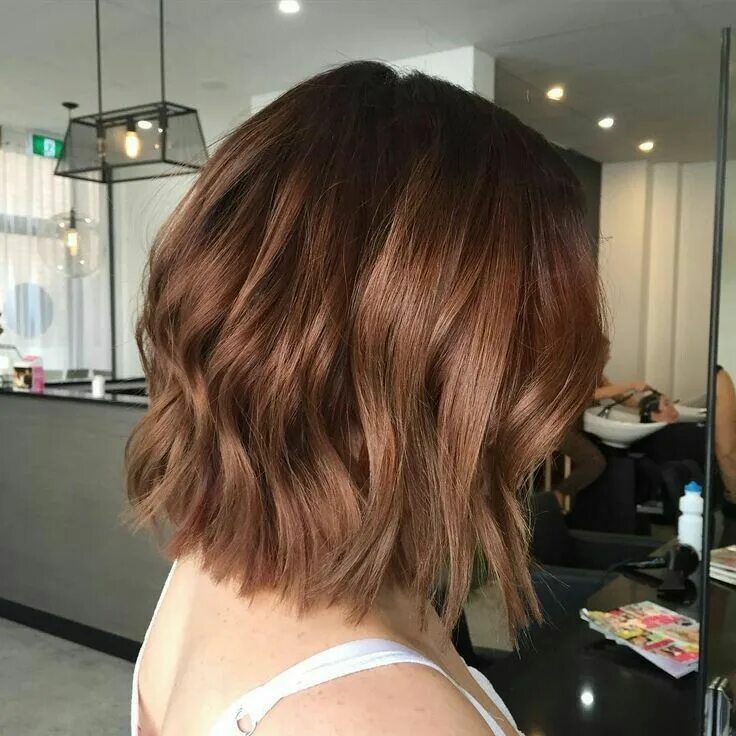 Карамельное каре фото Pin de Chloé Conton en Coiffures Color de pelo, Color de cabello castaño, Colora