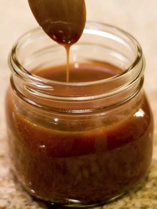 Карамельный соус фото I’ve Been Called Evil Caramel Sauce Recipe Sweet sauce, Eat dessert, Caramel sau