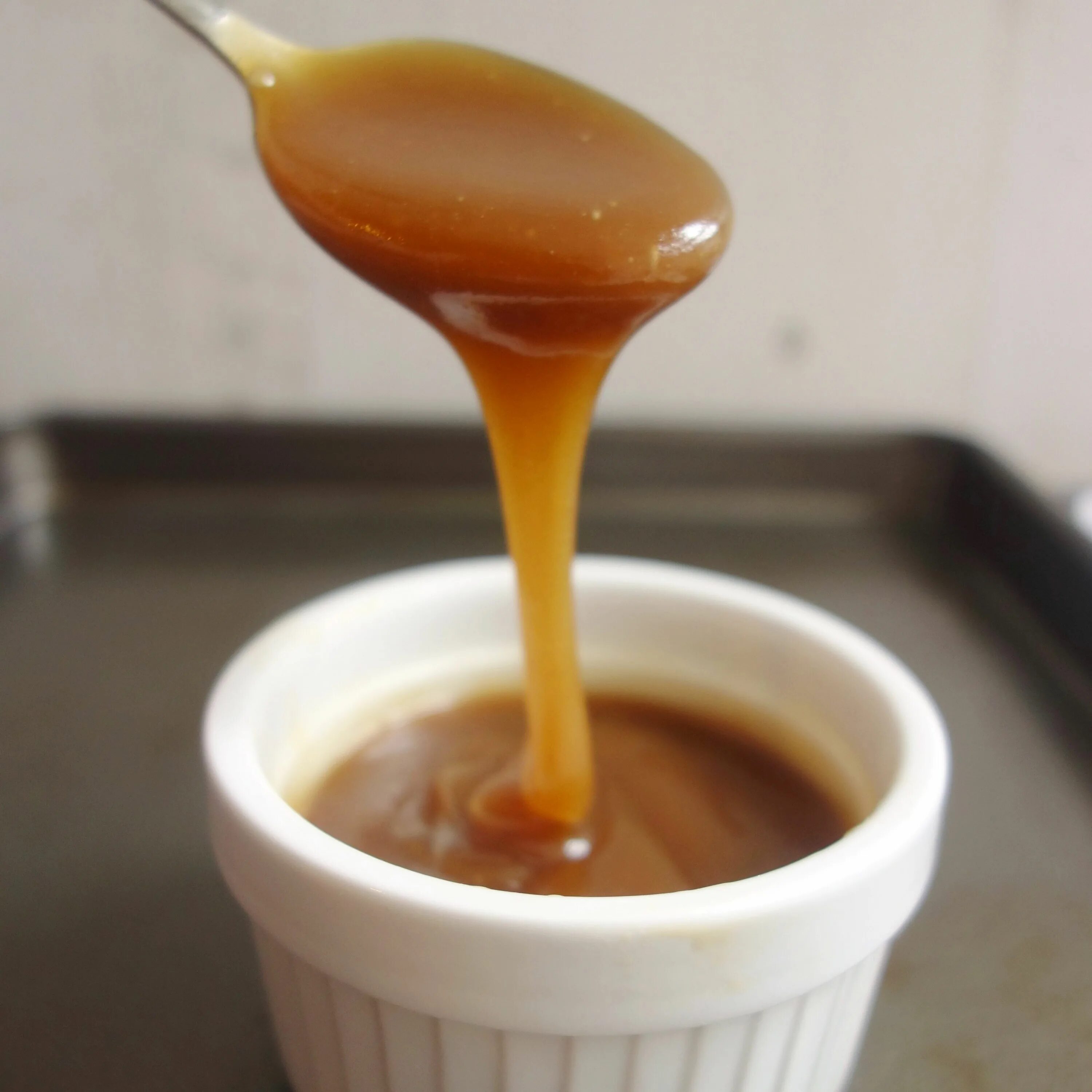 Карамельный соус фото Homemade Salted Caramel Sauce Recipe Salted caramel sauce, Salted caramel sauce 