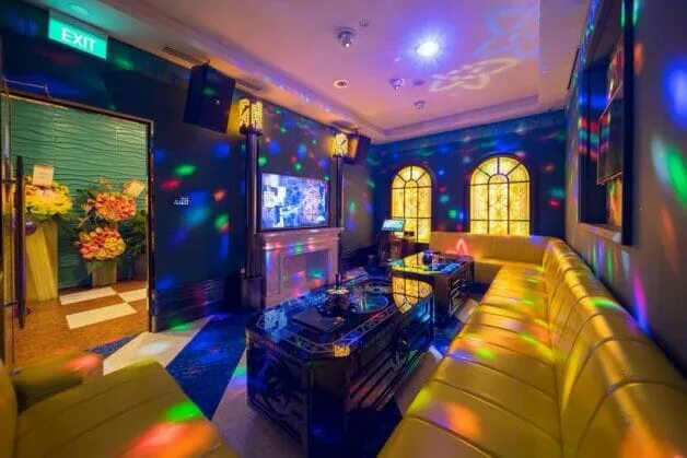 Караоке рум ул гагарина 1 фото K.Star is Singapore's first Karaoke bar with 25 colourful themed rooms Great Dea