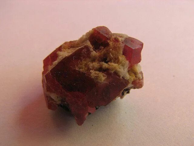 Карбункул фото как выглядит A Guide to Gem Classification - International Gem Society Gems, Classification, 