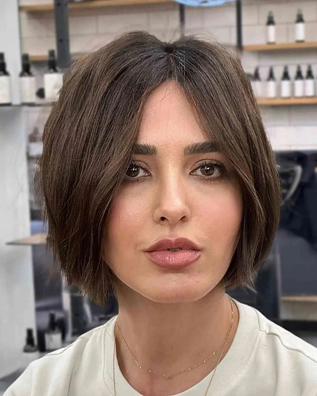 Каре 2023 фото 36 Chin-Length Bob Hairstyles That Will Stun You in 2023 Chin length haircuts, C