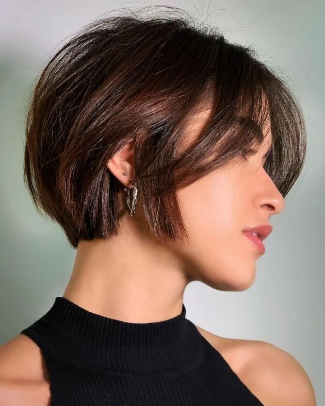 Каре 2025 фото 50 NEW Short Hair with Bangs Ideas and Hairstyles for 2024 - Hair Adviser Hair c