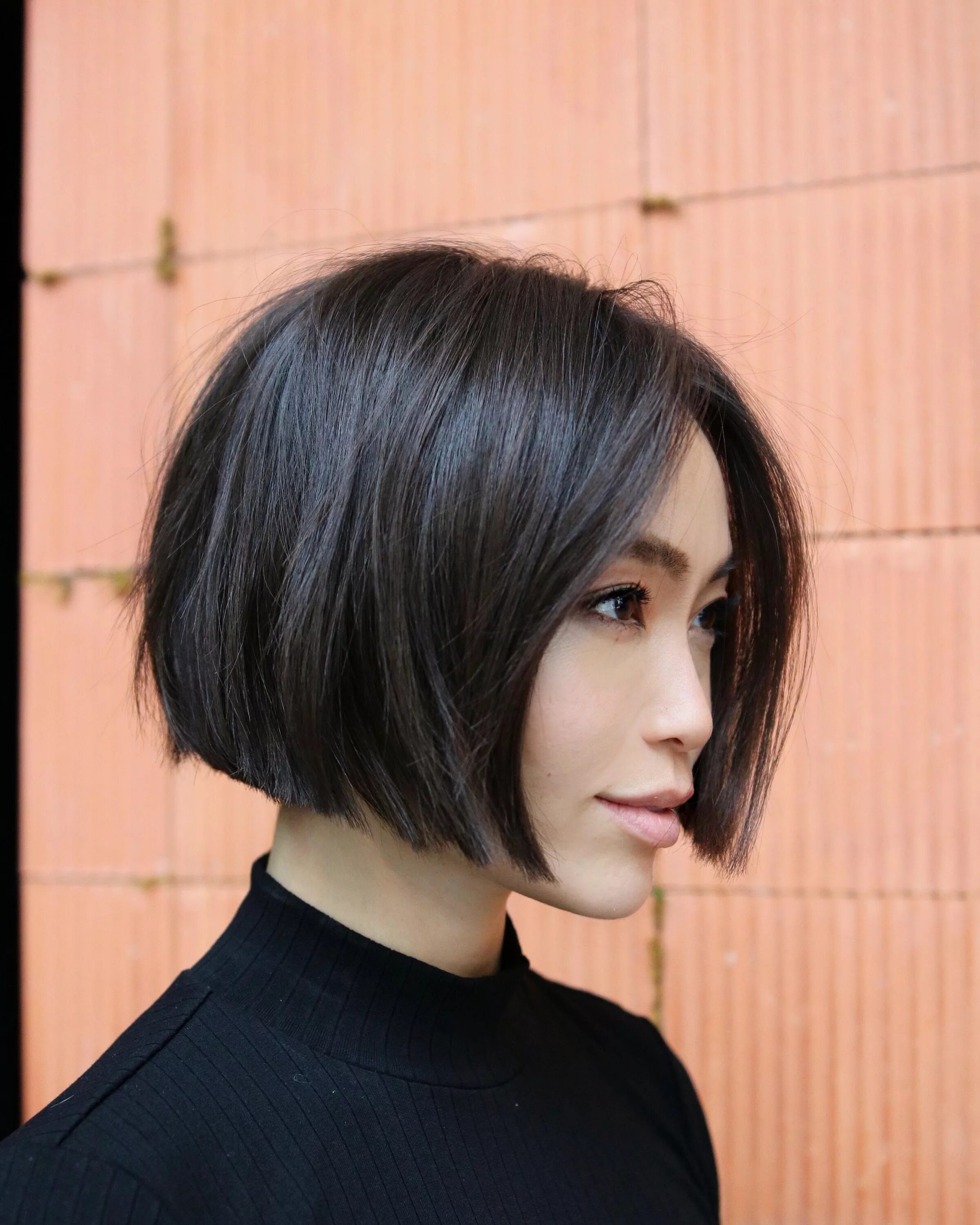 Каре без челки 2024 году модное фото 13 Cool & Versatile Spring Haircuts Trending On Instagram Short bob hairstyles, 