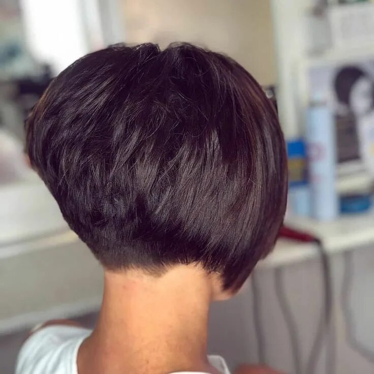 Каре боб на ножке фото вид Haarsteil# Hair #Hairstyle #Hairstylist #HairGoals #HairCut #HairColor #InstaHai