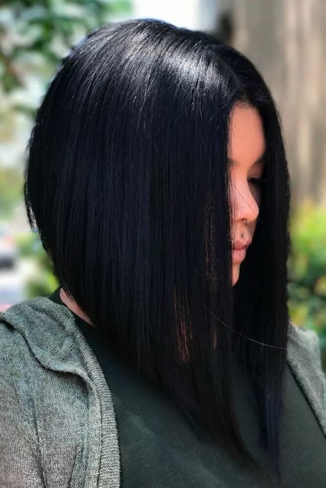 Каре черные волосы фото 25 Beautiful Brunette Bob Hair Cut For Your Trendy Look Angled bob hairstyles, B