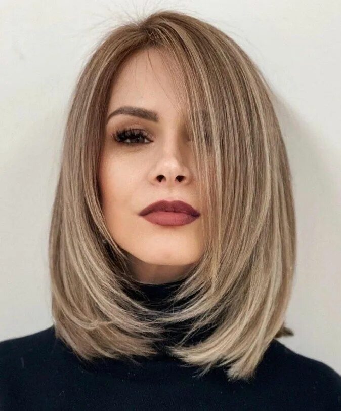 Каре до плеч градуированное фото 50 Gorgeous Medium-Length Haircuts for 2024 - Hair Adviser Medium length hair cu