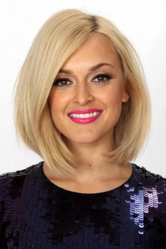 Каре фото до плечей боб каре с челкой на бок Angled bob hairstyles, Long bob hairstyles, Long bob ha