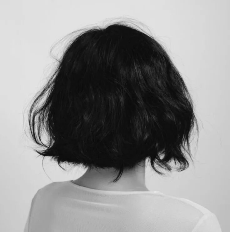 Каре фото эстетика tina goldstein Black hair aesthetic, Short dark hair, Short hair cuts