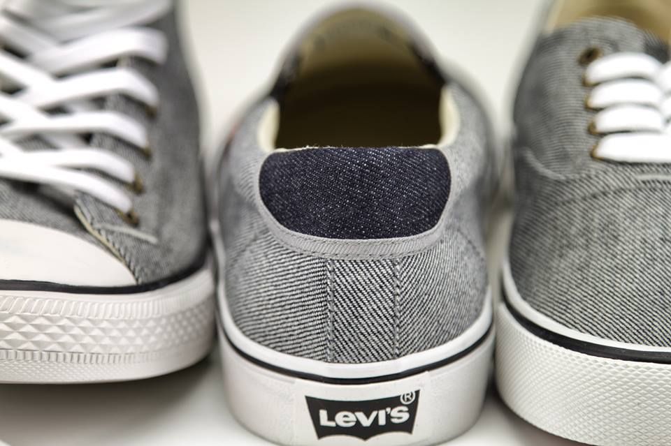 Каре фото обуви Bu hafta sonu spor ayakkabılarınızın tadını çıkartın! Levi's, #BeylikdüzüMigros 