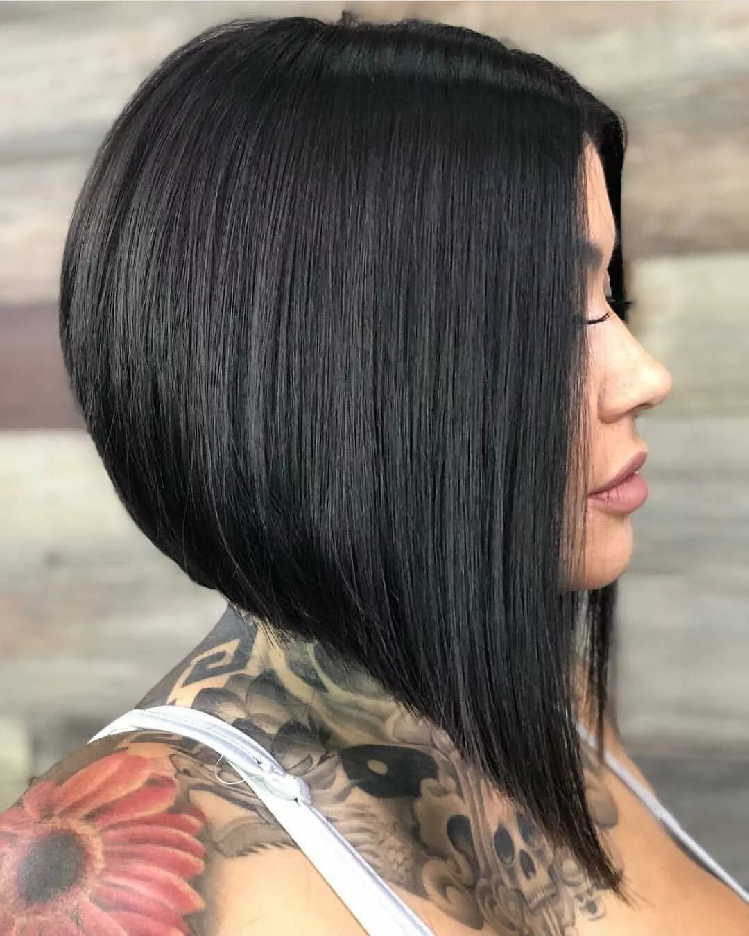 Каре на ножке фото с челкой удлиненное IG: @cabelocurtobr Atrévete con el corte de pelo que queda bien a TODO el mundo: